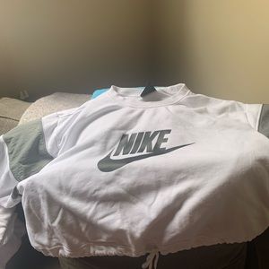 Cute crop athletic top